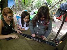 На Вахте памяти - поисковики и священнослужители