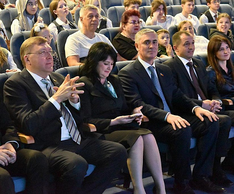 Доброе сердце, светлая улыбка, материнская любовь...