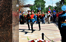  18 07 2025 Врио губернатора Юрий Слюсарь и другие руководители Ростовской области почтили память Алексея Береста