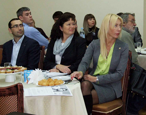 О прошлом и будущем — на «деловом завтраке»