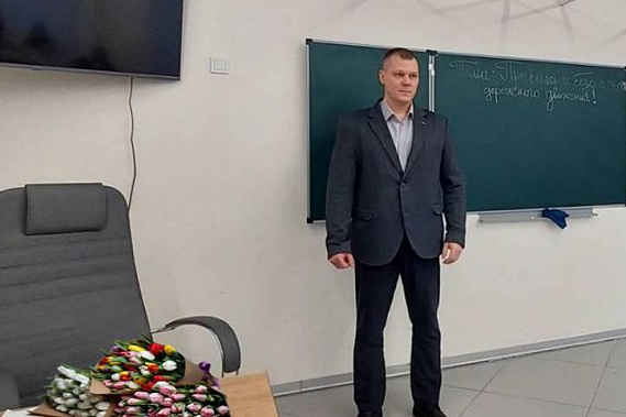 Ветеран МВД Денис Хохлов: « Цветы — аргумент веский…»