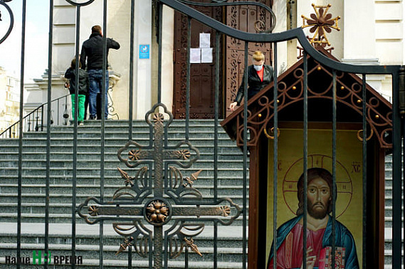 Богослужения в православных храмах Ростовской области будут проходить при закрытых дверях