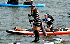 31 08 2025 Дед Мазай, фараоны и эльфы проплыли на сапах по Дону