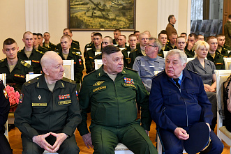 22 03 2026 Дончанина Дениса Свиридова удостоили «Золотой звезды» Героя России