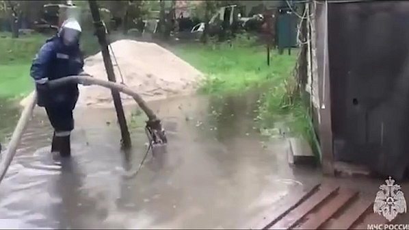 Сегодня на улице Шоссейной. Источник фото: кадр из видео ГУ МЧС России по Ростовской области.