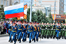 В Ростове возложили гирлянду Славы