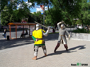 К Жанне, в средние века!