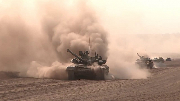 Чего ж они все на нас рыпаются?