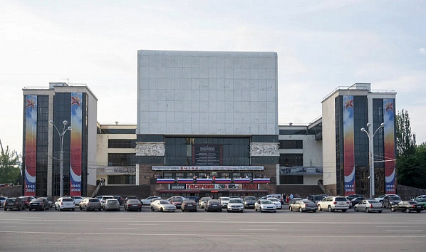 Театр имени Горького - признанный архитектурный шедевр и один из символов развитой культуры южной столицы.