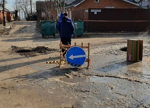 Из-за коммунальной аварии в Таганроге на месяц перекрыли улицу