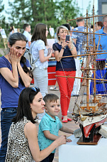 С праздником, Россия!