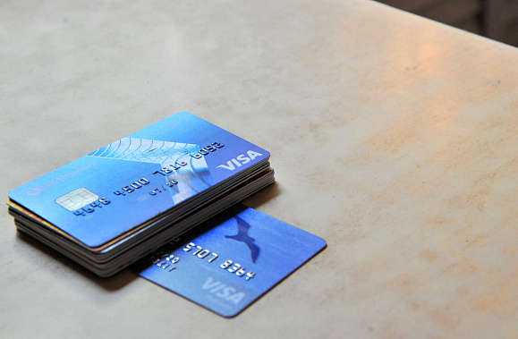 Как не потерять деньги на карте?