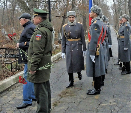 В Ростове почтили память погибших 80 лет назад военкоматовцев