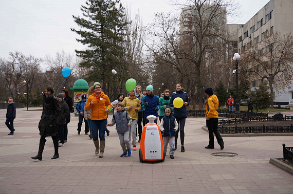 Говорящий робот бегает по Пушкинской