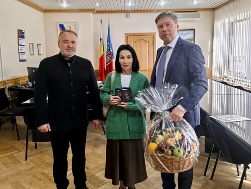 Ростов-на-Дону: супруге участника СВО передали его награду