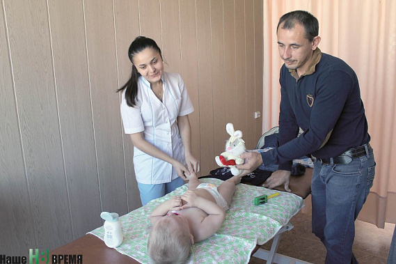 В массажном кабинете малыши чувствуют себя вполне комфортно.