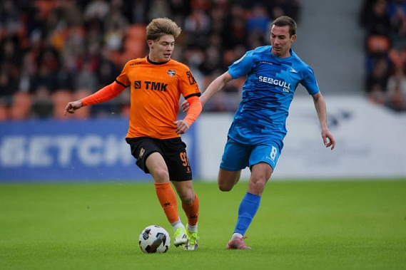 «Чайку» сбили над Уралом. Песчанокопский футбольный клуб на выезде с крупным счетом уступил  футболистам «Урала»