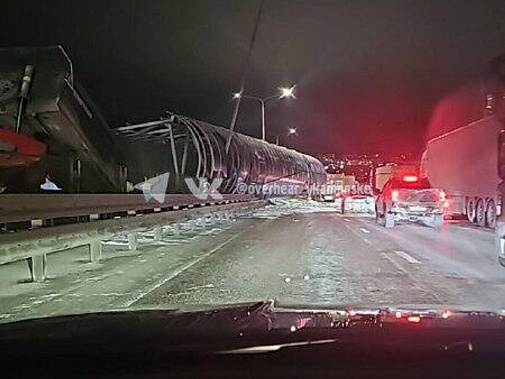 На месте аварии. Источник фото: телеграм-канал 