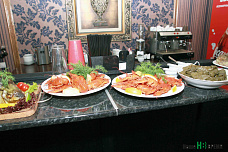 Кто знает женщину? Никто...