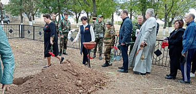 В Белокалитвинском районе перезахоронили останки советских бойцов