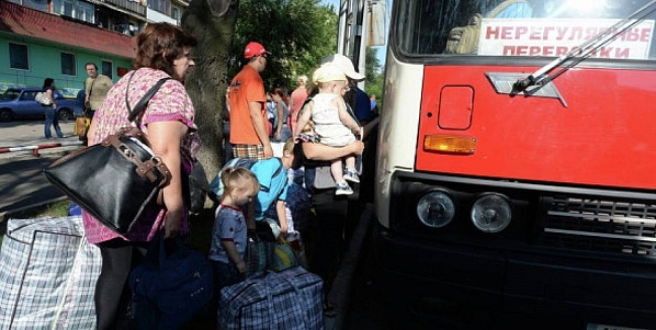 На перевозку беженцев из Донбасса Ростовская область израсходовала полмиллиарда с лишним рублей