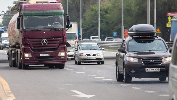 После ночного теракта на Крымском мосту транзит автотранспорта по донским дорогам резко вырос. 