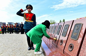 04 05 2026 В главном храме ЮВО торжественно открыт монумент «Земля героев»