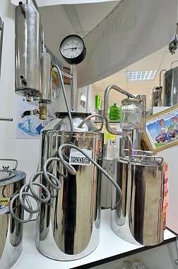 Хороший самогончик поднимет настроение