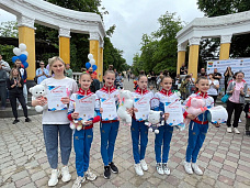 В Новочеркасске прошла традиционная зарядка с чемпионом