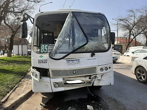 В Ростове столкнулись автобусы № 85 и № 7