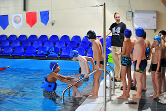 31 10 2025 На Дону побывал олимпийский чемпион по плаванию Евгений Рылов