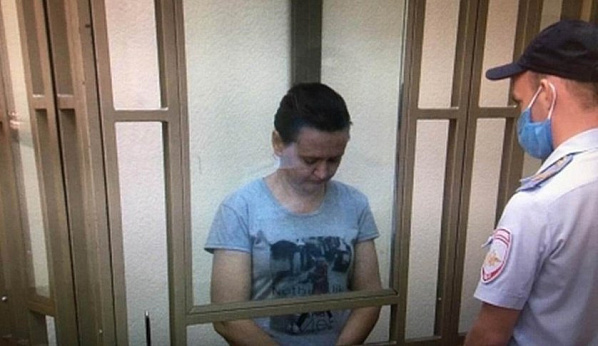 Обвиняемая в похищении младенца в зале суда. Источник фото: rostov.sledcom.ru