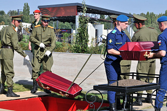 На Самбекских высотах захоронили останки 54 воинов