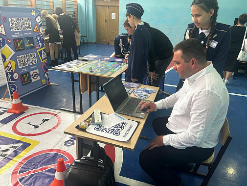 Юидовцы из Пролетарска презентовали инновационную выставку на областном форуме классных руководителей