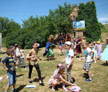 В Танаисе - День медоносной пчелы