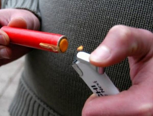 На Дону петарды повредили 9 человек, машину и балкон