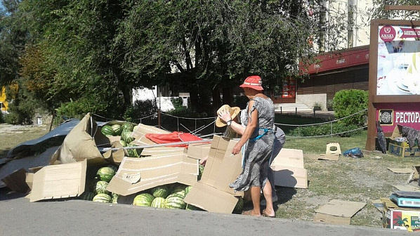 Торговая точка за гостиницей 