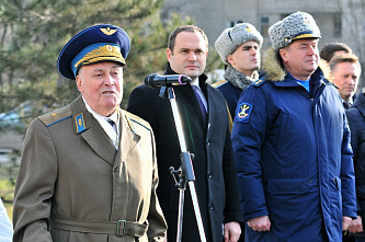 Воздушным асам посвящается