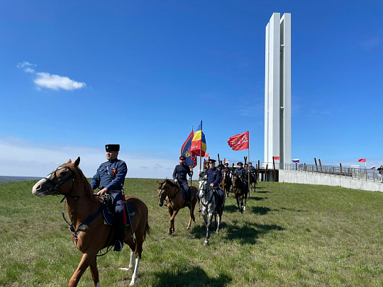 Донские и воронежские конники совершают переход по местам проведения операции «Малый Сатурн»