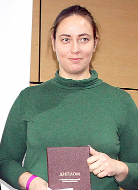 Первый урожай яблок в новом саду