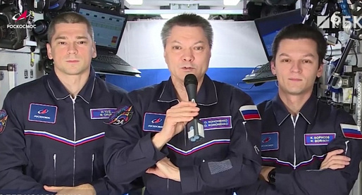 Космонавты с борта МКС поздравили россиян с Днем Конституции 