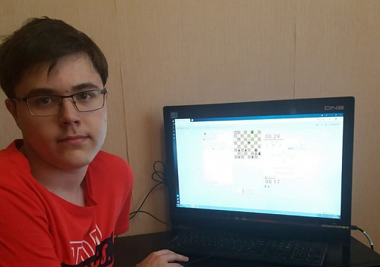 Победитель недавней серии турниров «Наше время: 100 лет изданию» Максим Альпин успешно выступил и на матчевой встрече с белорусами