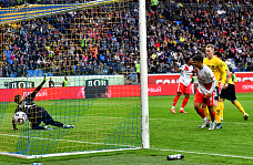 07 04 2025 ФК «Ростов» на своем поле крупно проиграл московскому «Спартаку»