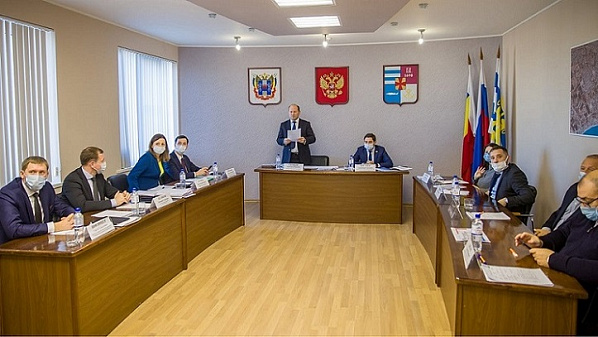 Конкурсная комиссия оглашает свое решение.