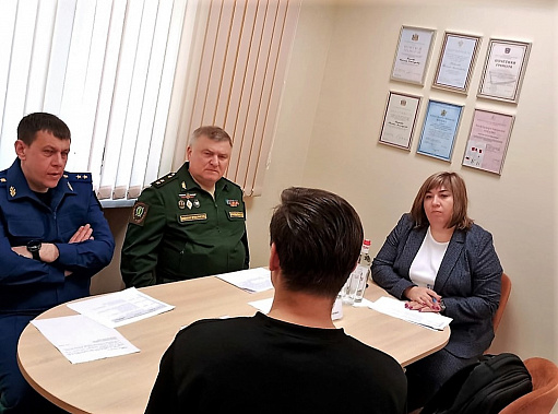 Совместный прием граждан провели военный прокурор ЮВО и прокурор Ростовской области
