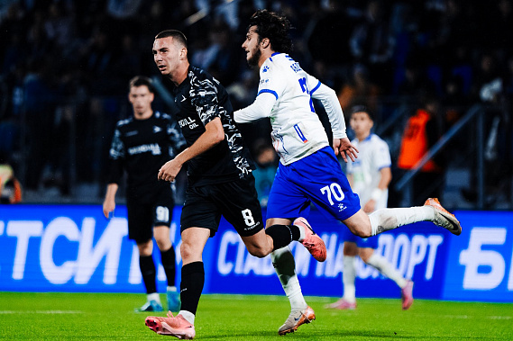 Футболисты «Чайки» дома сыграли вничью с «Родиной»