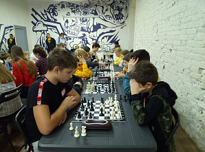 В Ростове в шахматы играли даже «ежи» и «бешеные слоны»