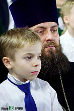 На вас земля держится