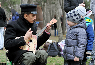 Когда на деревьях распускаются...  скворечники