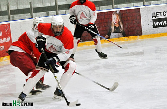 Студенты ЮФУ отметили Татьянин день на хоккейном поле